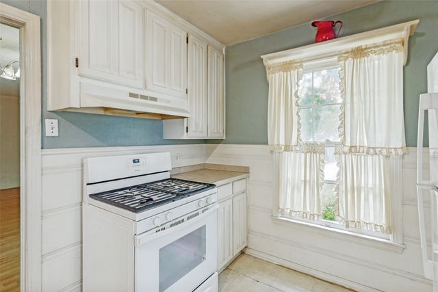 3825 Byers Avenue, Fort Worth, TX 76107