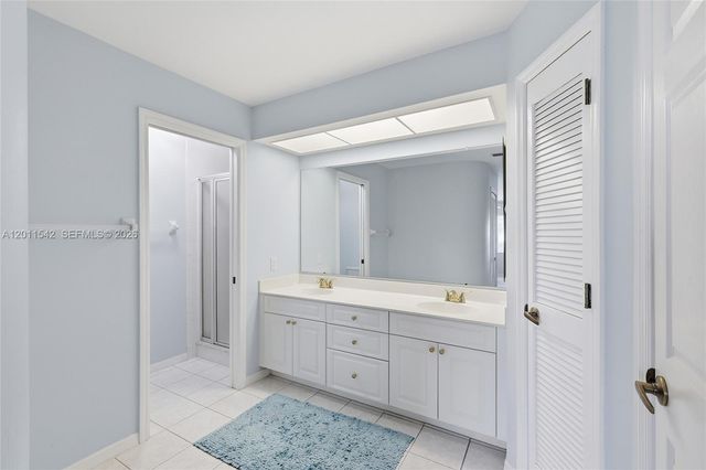 3933 SE 11 Pl 208, Cape Coral, FL 33904