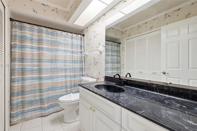 3933 SE 11 Pl 208, Cape Coral, FL 33904