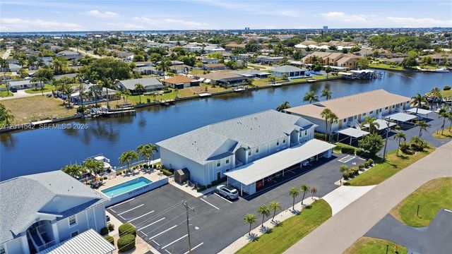 3933 SE 11 Pl 208, Cape Coral, FL 33904