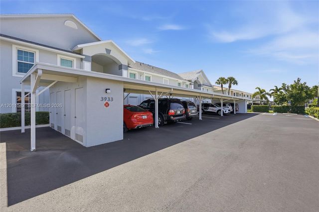 3933 SE 11 Pl 208, Cape Coral, FL 33904
