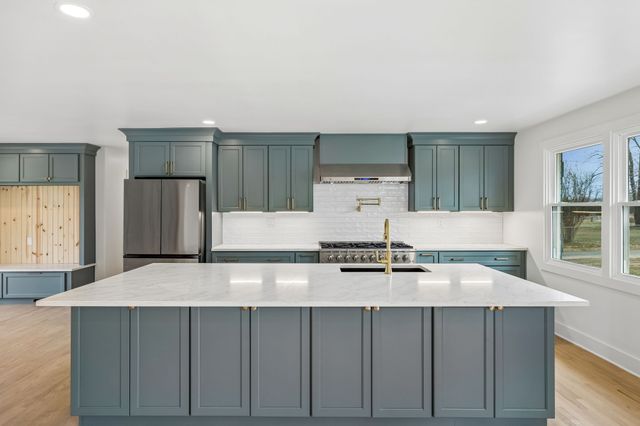 4080 Hunters Point Pike, Lebanon, TN 37087