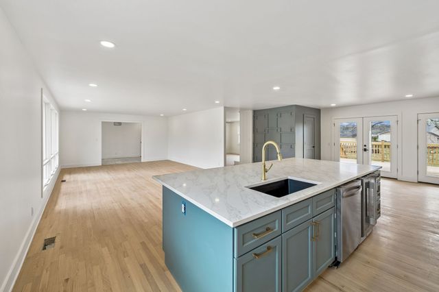 4080 Hunters Point Pike, Lebanon, TN 37087