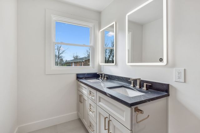 4080 Hunters Point Pike, Lebanon, TN 37087