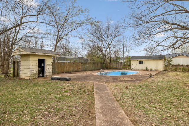 4080 Hunters Point Pike, Lebanon, TN 37087