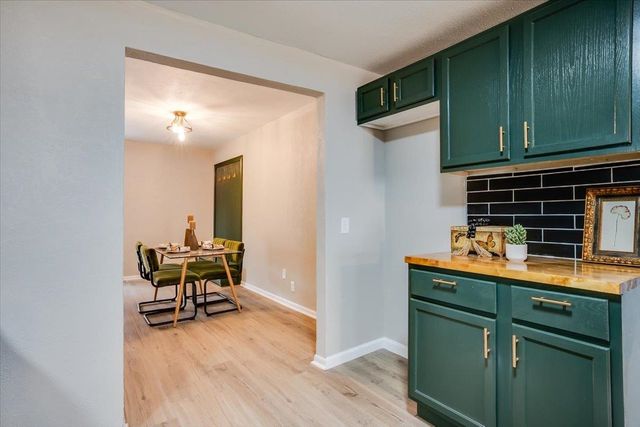 1007 Waverly St, Wichita, KS 67218