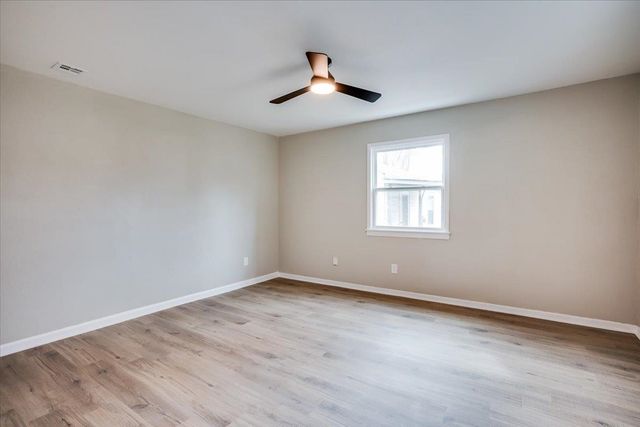 1007 Waverly St, Wichita, KS 67218