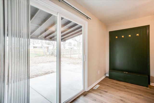 1007 Waverly St, Wichita, KS 67218