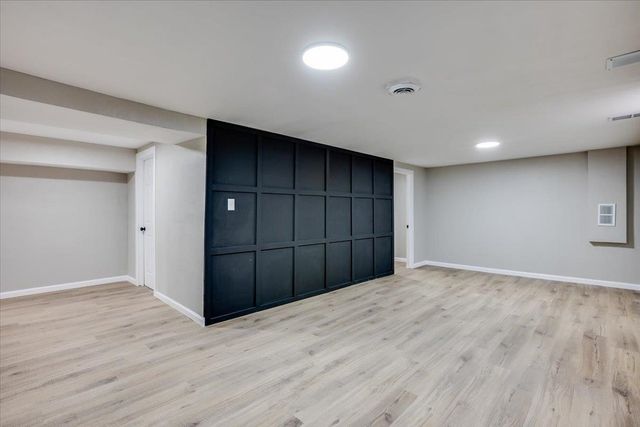 1007 Waverly St, Wichita, KS 67218