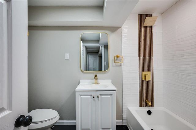 1007 Waverly St, Wichita, KS 67218