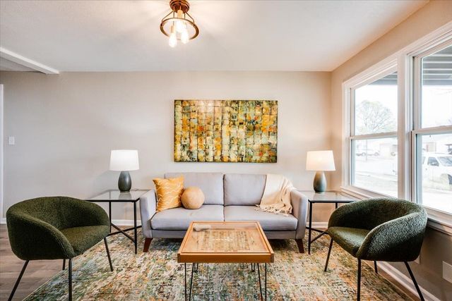 1007 Waverly St, Wichita, KS 67218