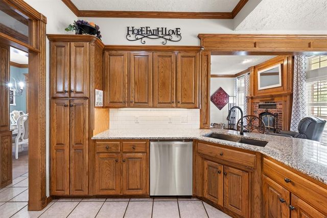 10700 Crystal Creek Drive, Mustang, OK 73064