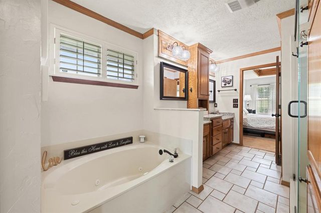 10700 Crystal Creek Drive, Mustang, OK 73064