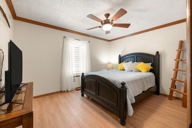 10700 Crystal Creek Drive, Mustang, OK 73064