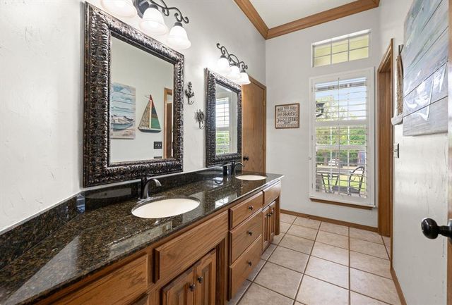 10700 Crystal Creek Drive, Mustang, OK 73064