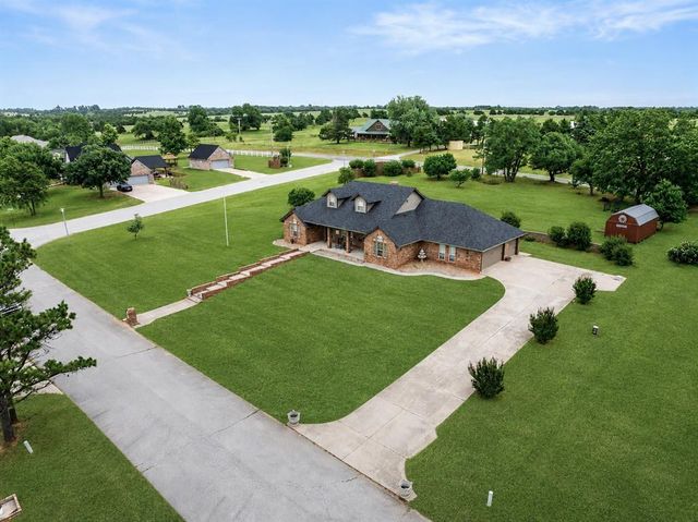 10700 Crystal Creek Drive, Mustang, OK 73064