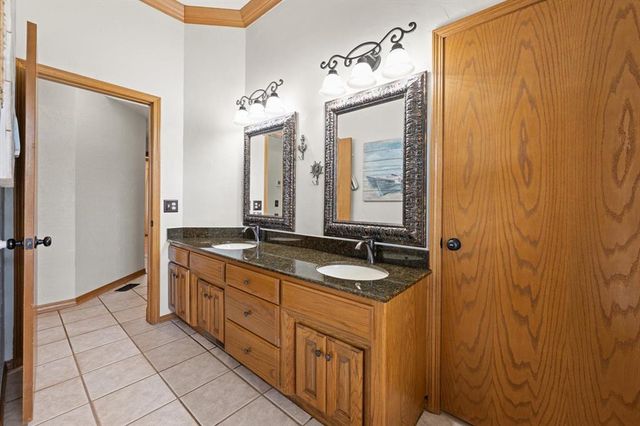 10700 Crystal Creek Drive, Mustang, OK 73064