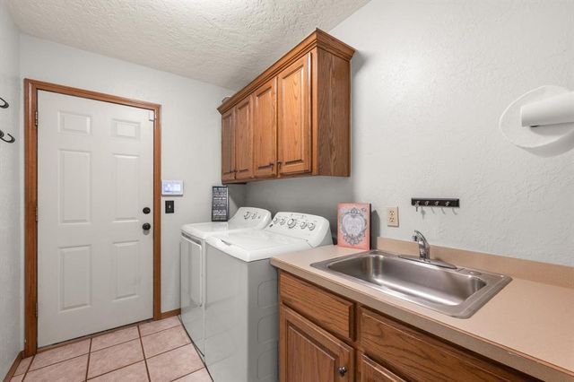 10700 Crystal Creek Drive, Mustang, OK 73064