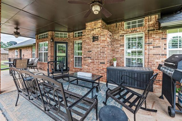 10700 Crystal Creek Drive, Mustang, OK 73064