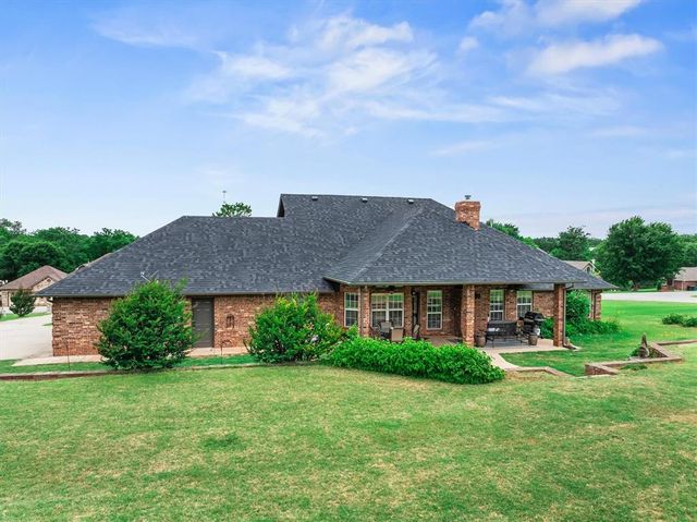 10700 Crystal Creek Drive, Mustang, OK 73064