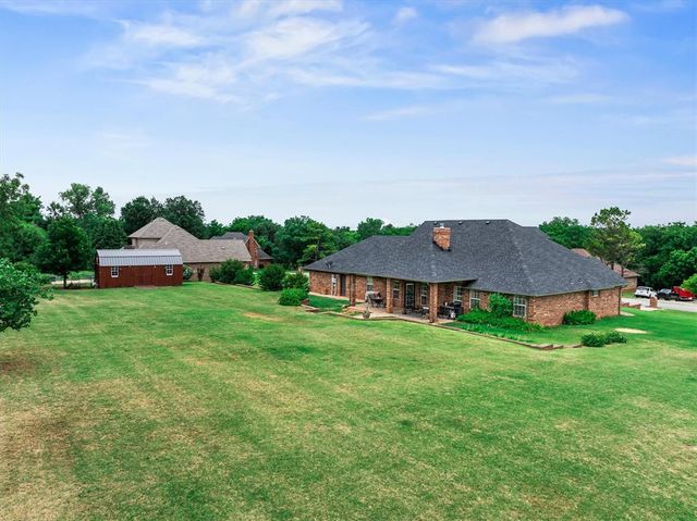10700 Crystal Creek Drive, Mustang, OK 73064