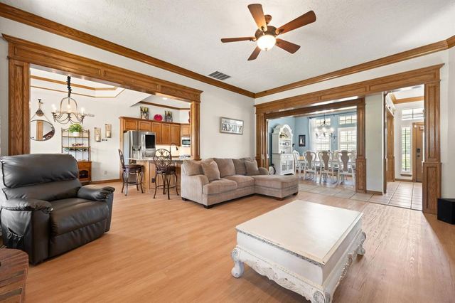 10700 Crystal Creek Drive, Mustang, OK 73064