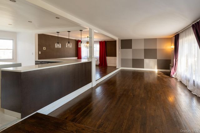 21 Norton Drive, Roosevelt, NY 11575