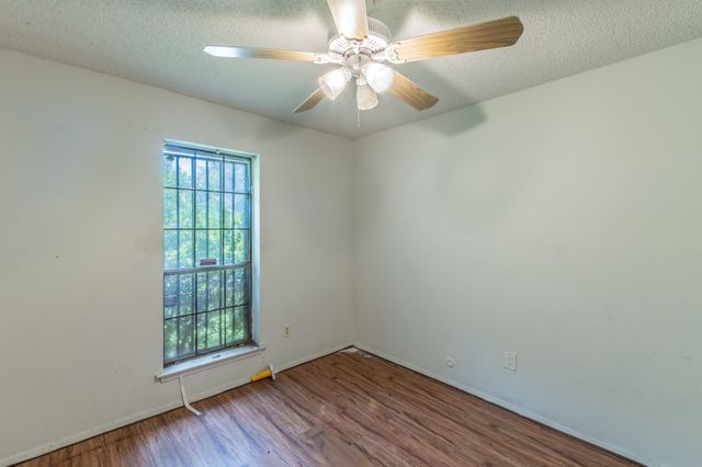 10431 Kinslow Drive, Dallas, TX 75217