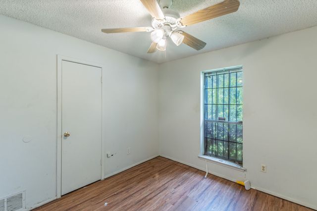 10431 Kinslow Drive, Dallas, TX 75217