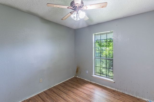 10431 Kinslow Drive, Dallas, TX 75217