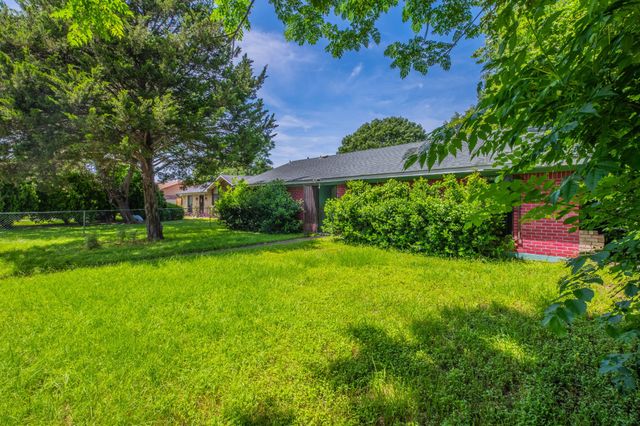 10431 Kinslow Drive, Dallas, TX 75217