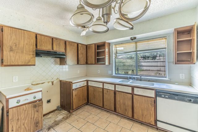 10431 Kinslow Drive, Dallas, TX 75217