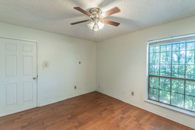 10431 Kinslow Drive, Dallas, TX 75217