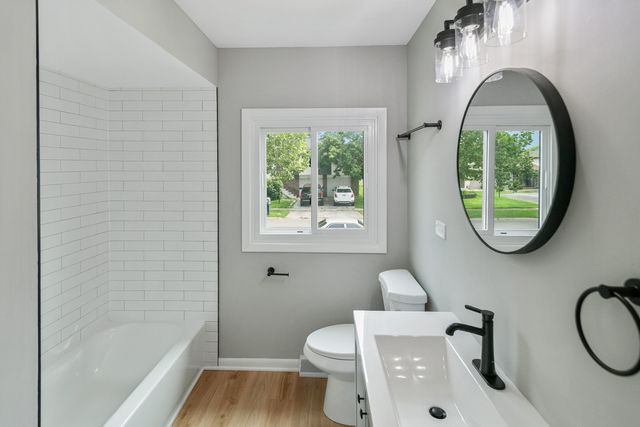 242 S Harper Avenue, Glenwood, IL 60425