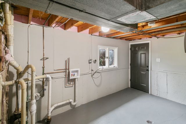 242 S Harper Avenue, Glenwood, IL 60425