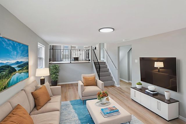 242 S Harper Avenue, Glenwood, IL 60425