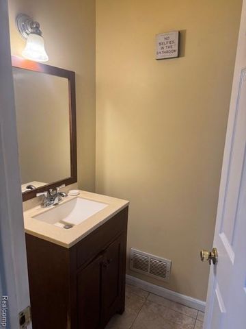 11455 11 Mile Road, Warren, MI 48091