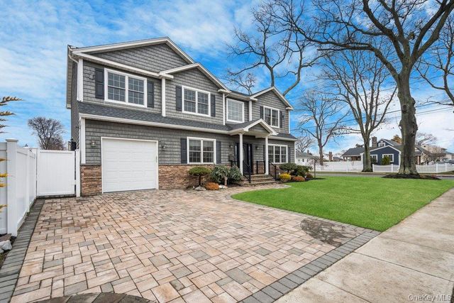 157 Walnut Street, Massapequa Park, NY 11762