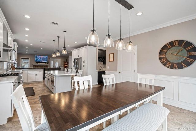 157 Walnut Street, Massapequa Park, NY 11762