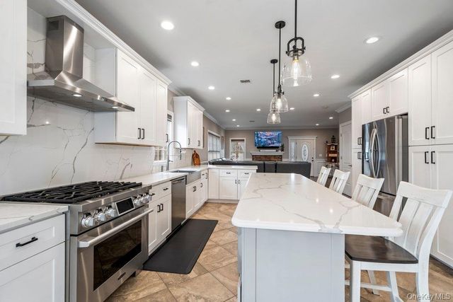 157 Walnut Street, Massapequa Park, NY 11762