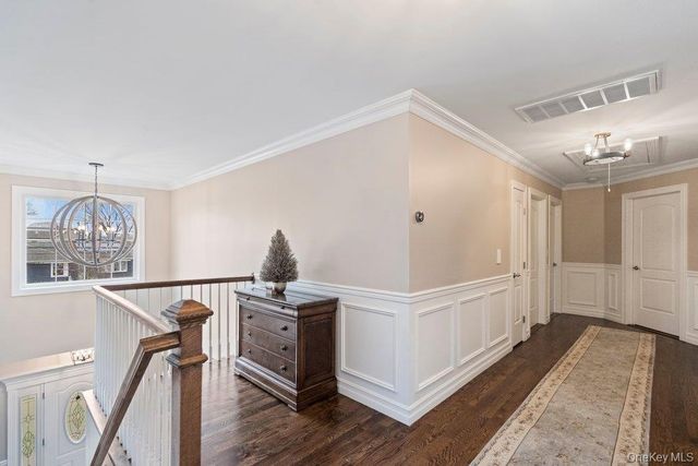 157 Walnut Street, Massapequa Park, NY 11762