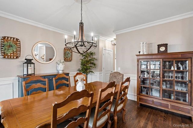 157 Walnut Street, Massapequa Park, NY 11762