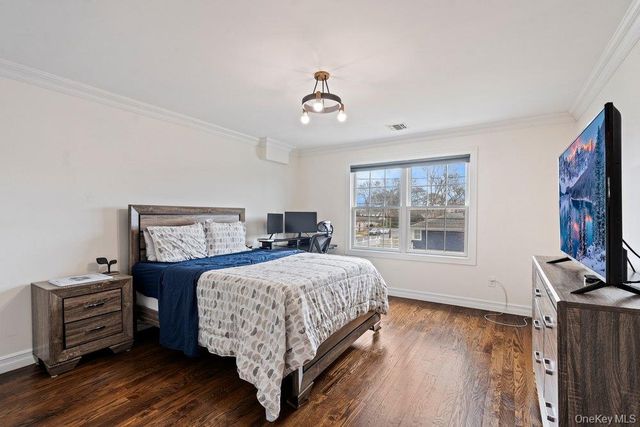 157 Walnut Street, Massapequa Park, NY 11762