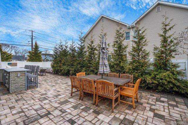 157 Walnut Street, Massapequa Park, NY 11762