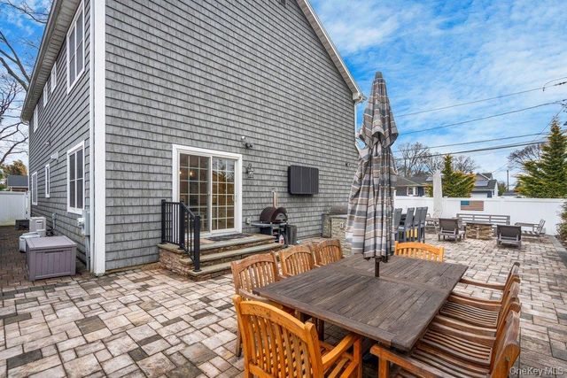 157 Walnut Street, Massapequa Park, NY 11762