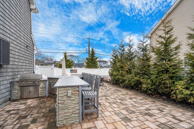 157 Walnut Street, Massapequa Park, NY 11762