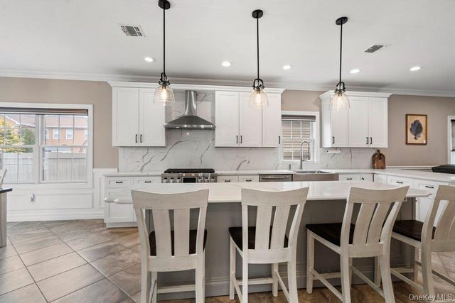 157 Walnut Street, Massapequa Park, NY 11762