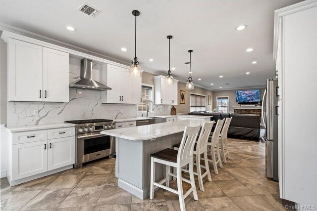 157 Walnut Street, Massapequa Park, NY 11762