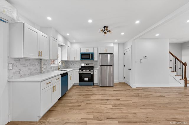 1061 E 218th Street, Bronx, NY 10469
