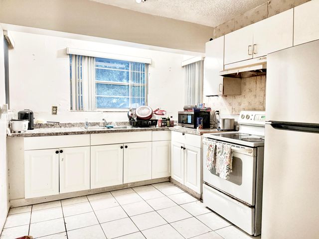 19031 NW 12TH Avenue, Miami Gardens, FL 33169